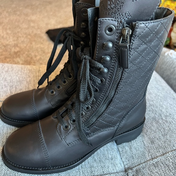 NWOT Chanel Quilted CC Lace Up Combat - Picture 8 of 14